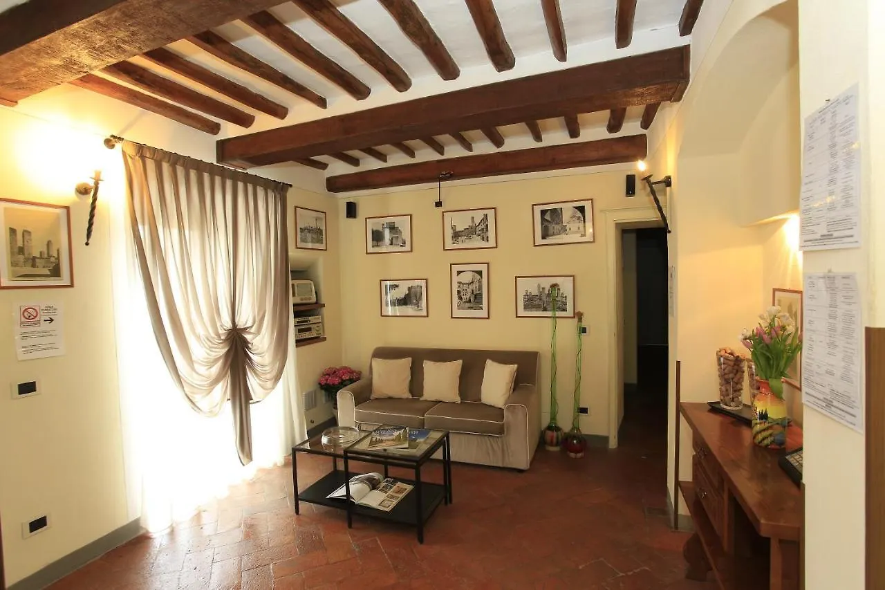 Hotel Palazzo Mari San Gimignano 2*,